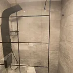 Apartment Metro 1 -private Parking 500m-