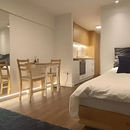 Metro 1 -private Parking 500m-