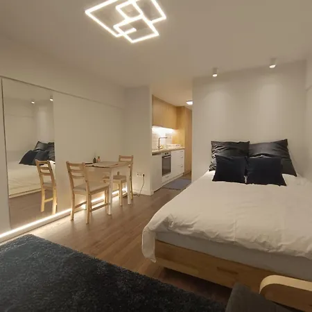 Metro 1 -private Parking 500m- Apartment