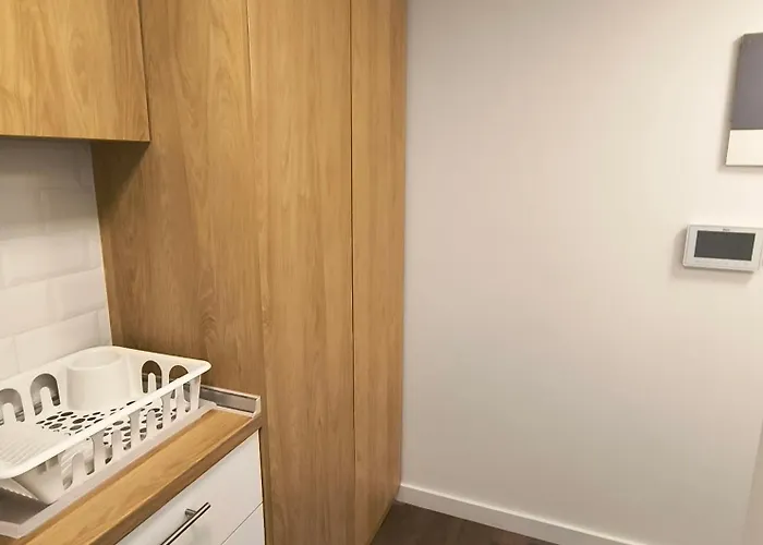 Metro 1 -private Parking 500m- * Salonic