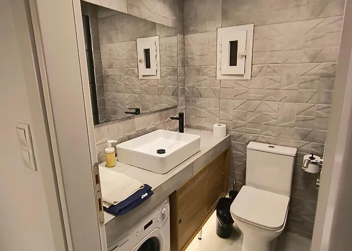 Metro 1 -private Parking 500m- *