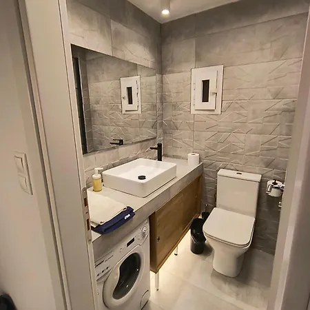 Metro 1 -private Parking 500m- *